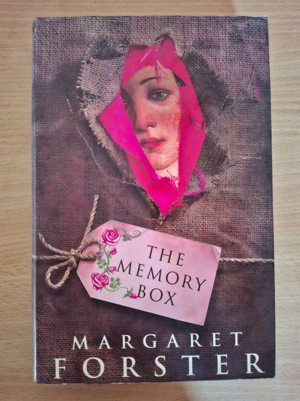The Memory Box by Margaret Forster (Hardcover)