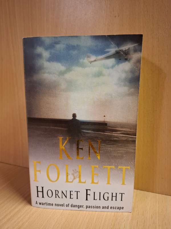 Hornet Flight : Ken Follett  (Paperback)
