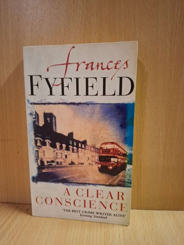 A Clear Conscience: Frances Fyfield (Paperback)
