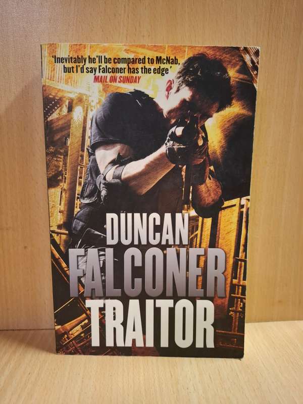 Traitor : Duncan Falconer  (Paperback)