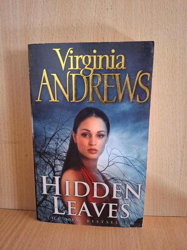 Hidden Leaves: Virginia Andrews (Paperback)