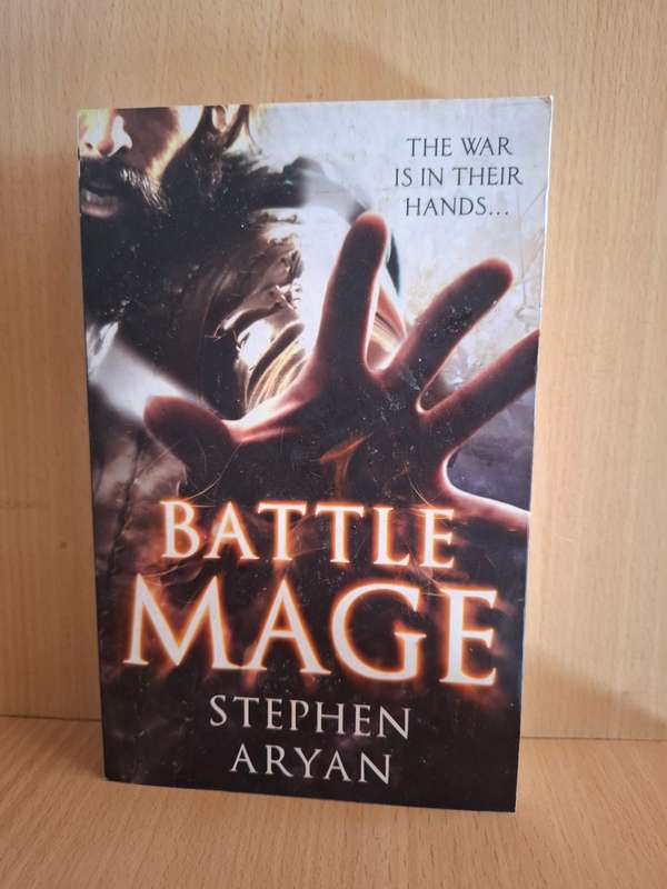 Battle Mage : Stephen Aryan  (Paperback)