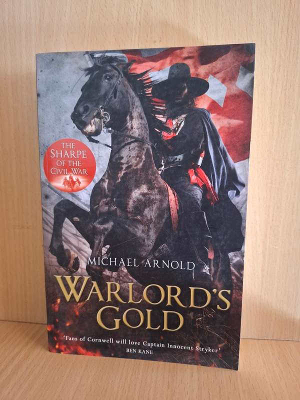 Warlord`s Gold : Michael Arnold  (Paperback)