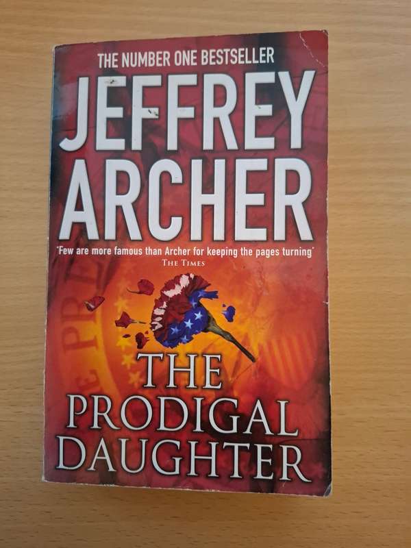 The Prodigal Daughter: Jeffrey Archer  (Paperback)