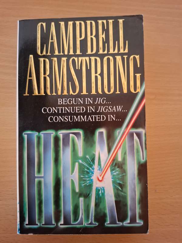 Heat : Campbell Armstrong  (Paperback)