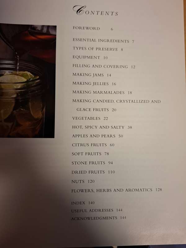 Sensational Preserves - 250 Recipes for Jams, Chutneys, Jellies & Sauces: Hilary Walden (Hardcover)