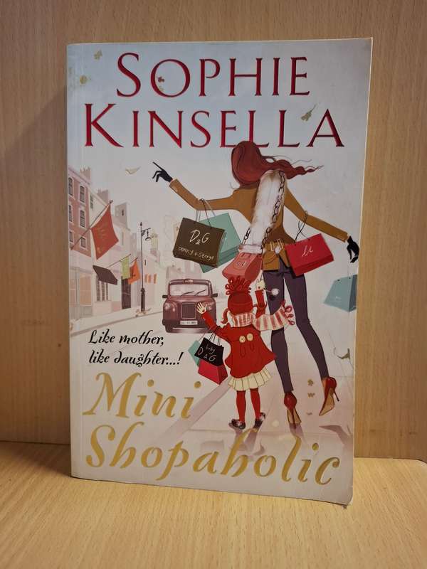 Mini Shopaholic : Sophie Kinsella  (Large Paperback)