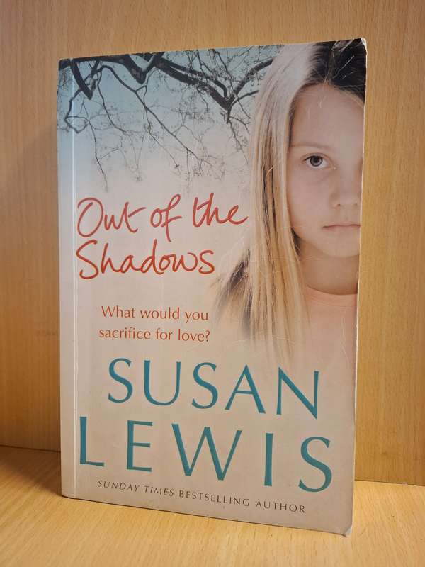 Out of the Shadows: Susan Lewis  (Large Paperback)