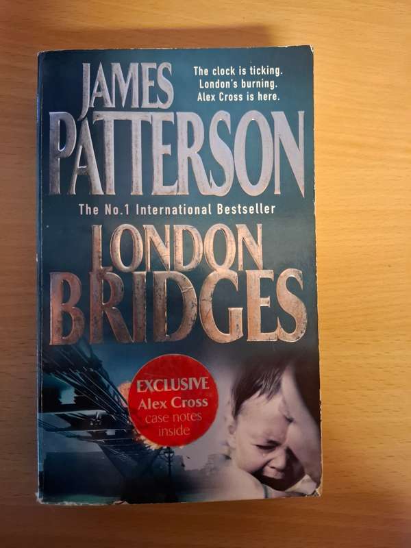 London Bridges : James Patterson  (Paperback)