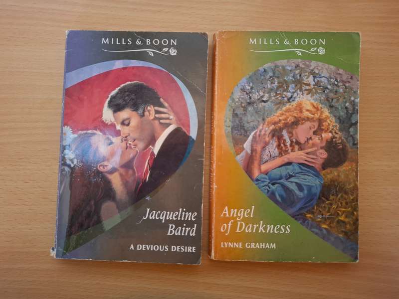 Lot of 10 Mills & Boon Books