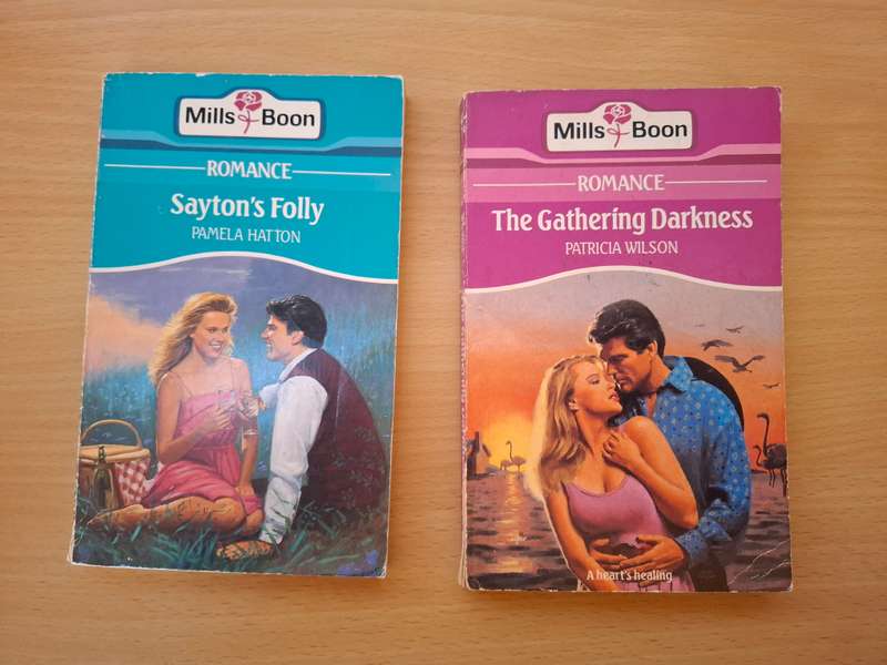 Lot of 10 Mills & Boon Books