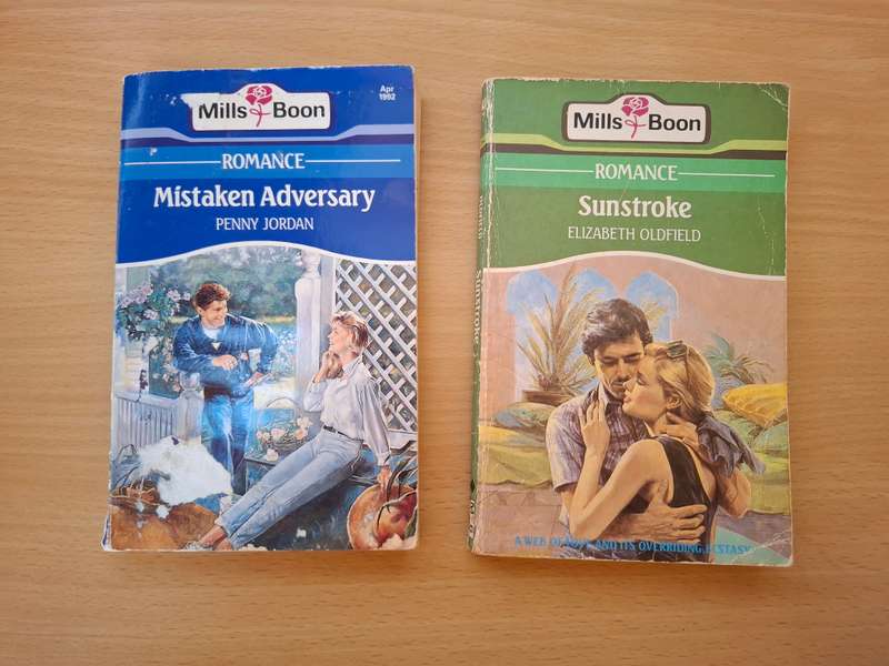 Lot of 10 Mills & Boon Books