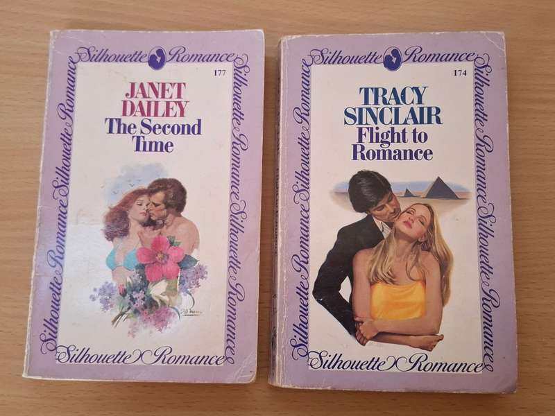 Lot of 10 Mills & Boon Books