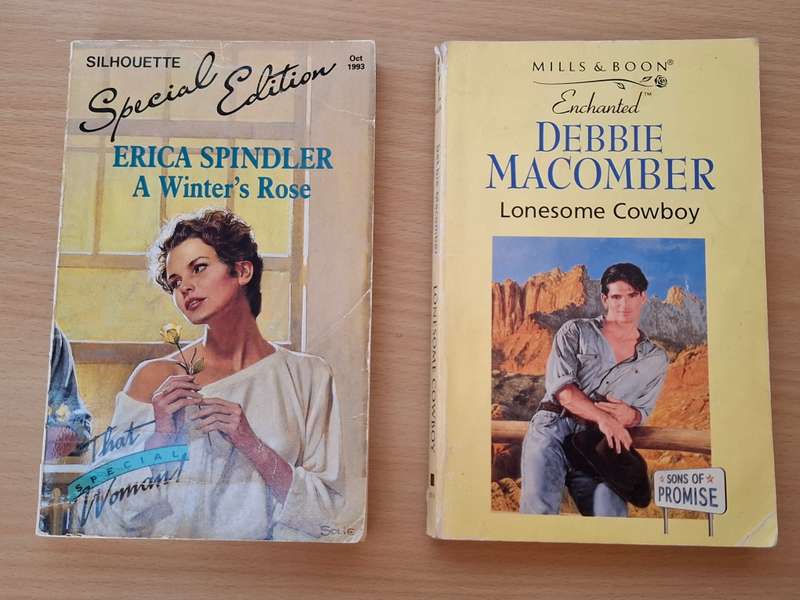 Lot of 10 Mills & Boon Books