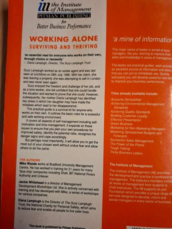 Worrying Alone - Surviving and Thriving : Mike Woods & Jackie Whitehead (Paperback)