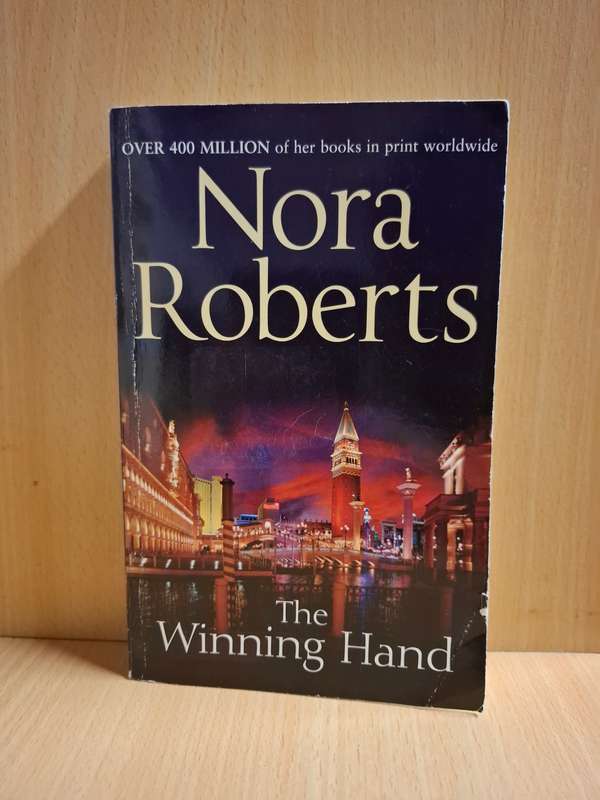 The Winning Hand : Nora Roberts  (Paperback)