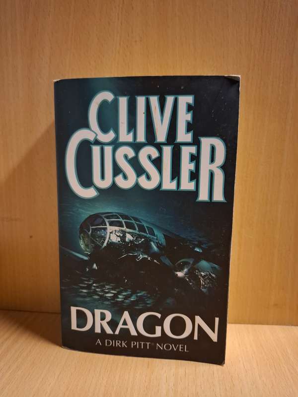 Dragon : Clive Cussler  (Paperback)
