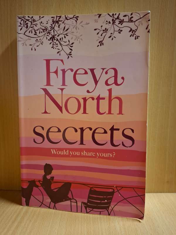 Secrets : Freya North  (Paperback)