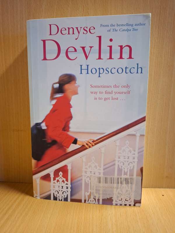Hopscotch : Denyse Devlin (Paperback)