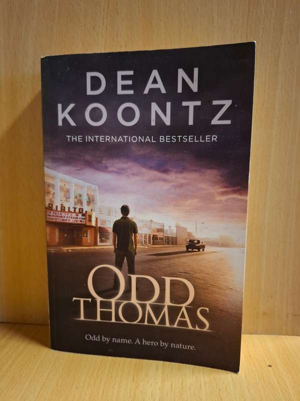 Odd Thomas : Dean Koontz  (Paperback)