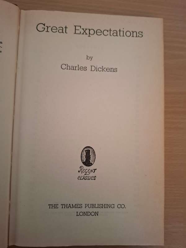 Great Expectations by Charles Dickens  (Hardcover)