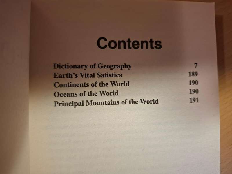 Geddes& Grosset - Dictionary of Geography (Paperback)