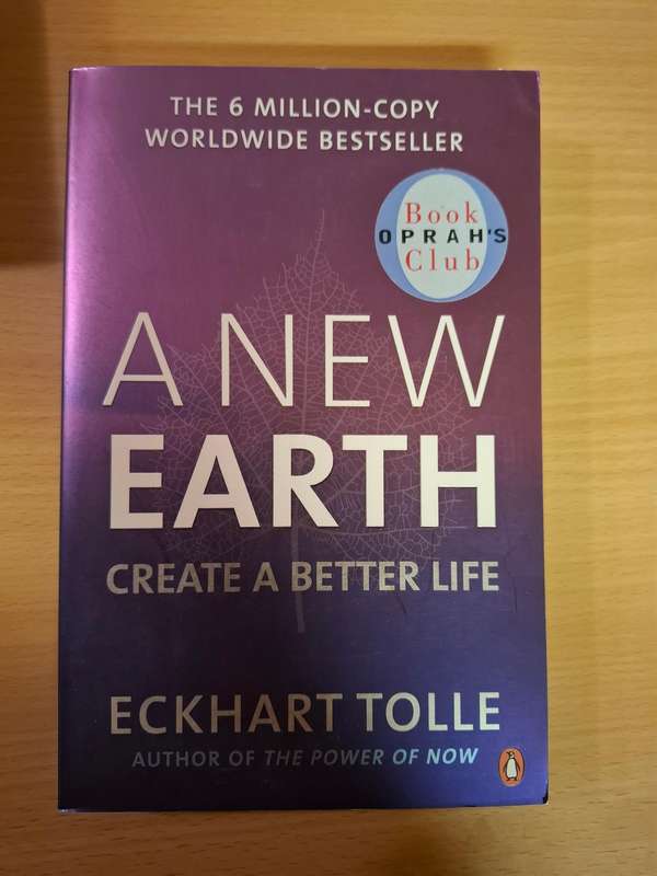 A New Earth - Create a Better Life : Eckhart Tolle (Paperback)