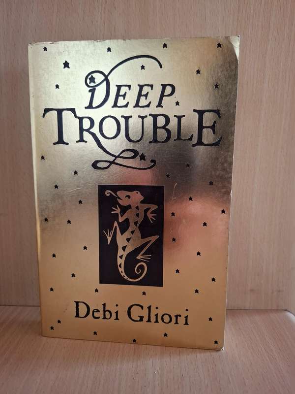 Deep Trouble : Debi Gliori  (Paperback)