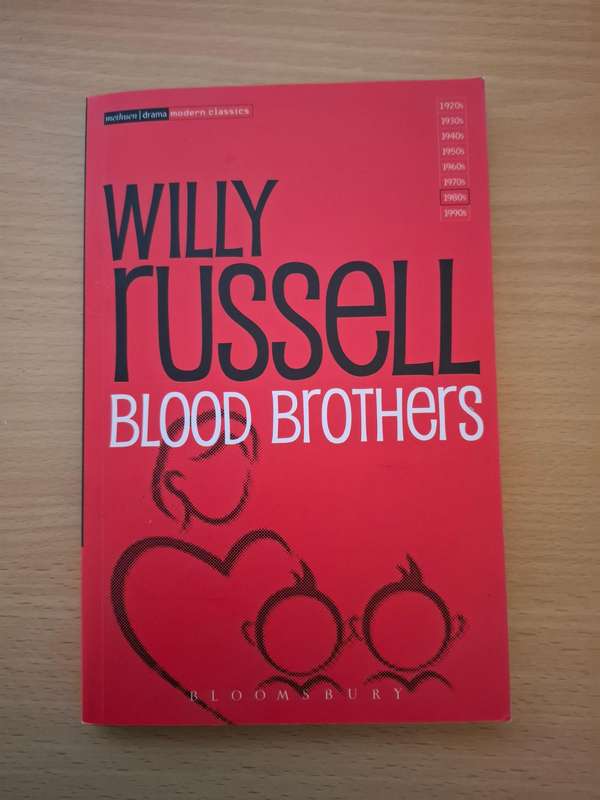 Blood Brothers : Willy Russell  (Paperback)