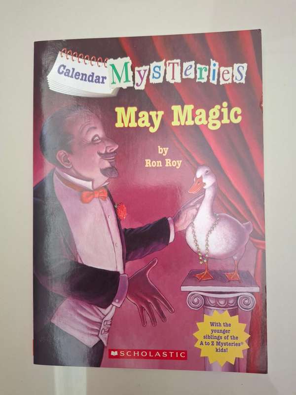 Calendar Mysteries - May Magic by Ron Roy  (Paperback)