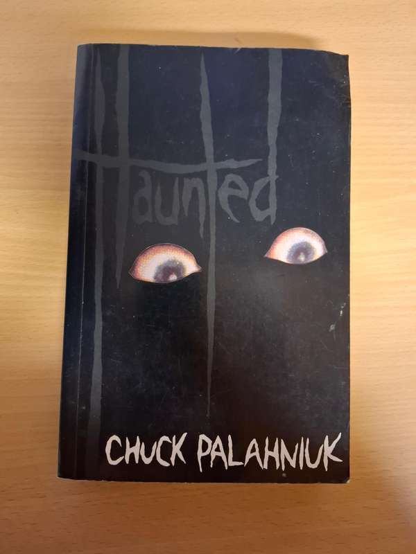 Haunted by Chuck Palahniuk  (Paperback)