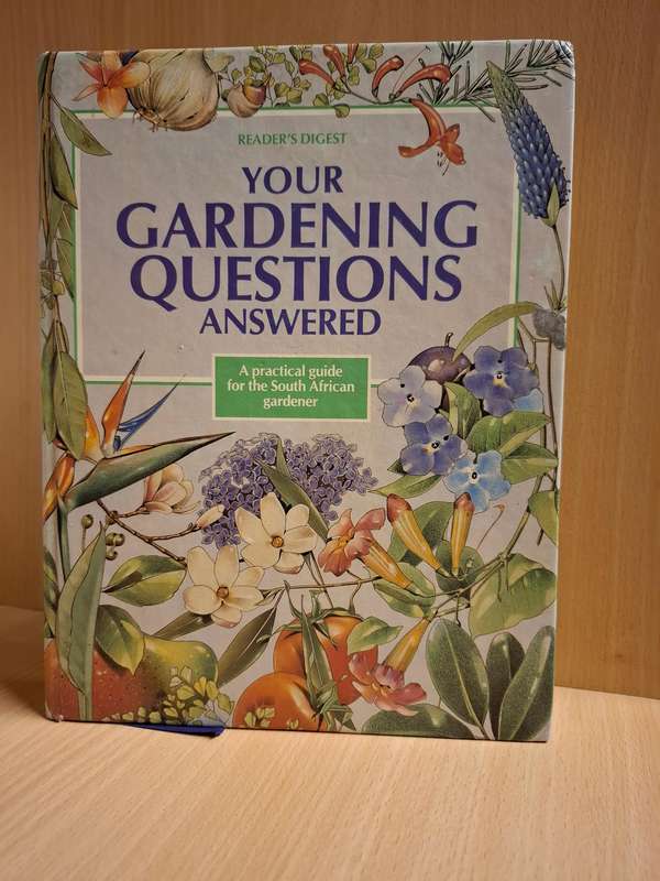 Reader`s Digest - Your Gardening Questions Answered (Hardcover)