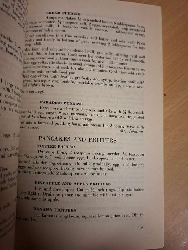 Ouma`s Cookery Book : Mrs. Roy Hendrie  (Paperback)