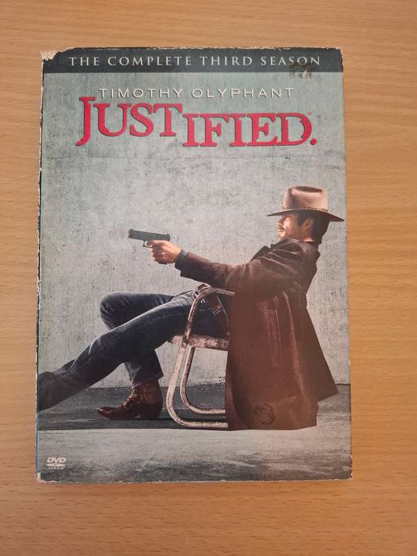 Justified - Dvd   (3 discs)