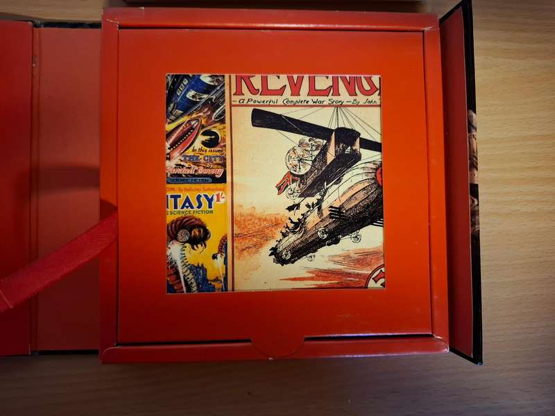 Sci-Fi Art A Pocket History : Steve Holland  (includes 5 fridge magnets)
