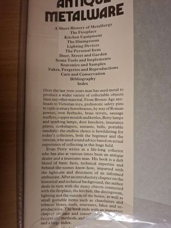 Collecting Antique Metalware - Tin, Copper, Pewter, Brass, Iron, Bronze : Evan Perry (Hardcover)