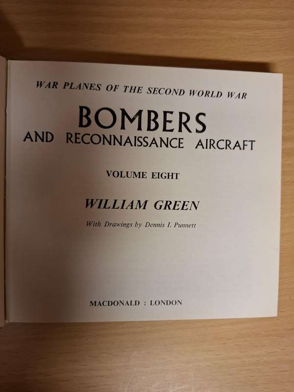 Planes- Bombers and Reconnaissance Aircraft - Volume Eight : William Green (Hardcover)