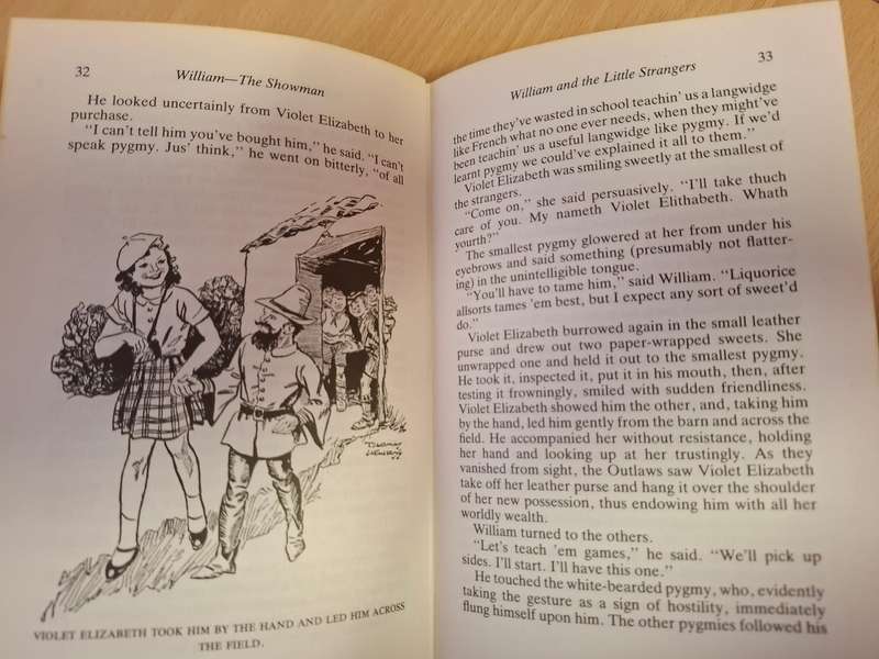 William The Showman by Richmal Crompton  (Hardcover)