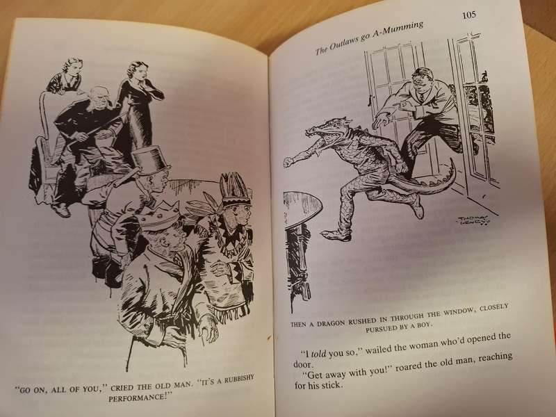 William The Showman by Richmal Crompton  (Hardcover)