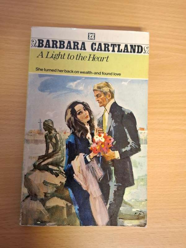 A Light to the Heart : Barbara Cartland  (Paperback)