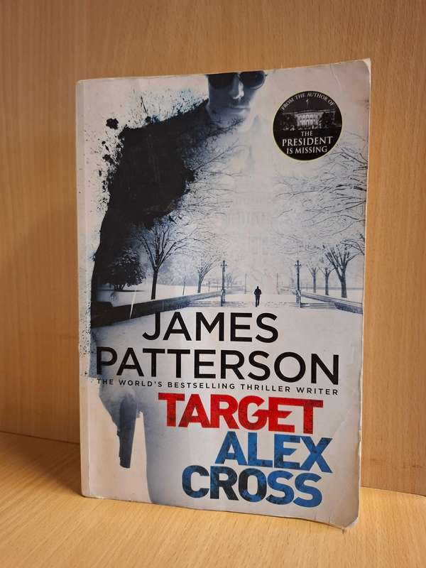 Target : James Pattterson  (Paperback)