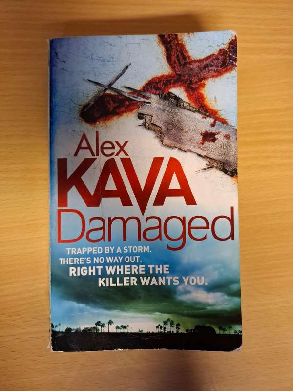 Damaged : Alex Kava  (Paperback)