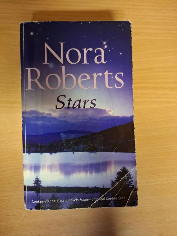 Stars : Nora Roberts  (Paperback)
