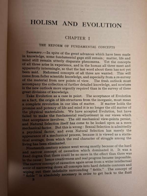 Holism and Evolution : General J.C. Smuts  (Paperback)