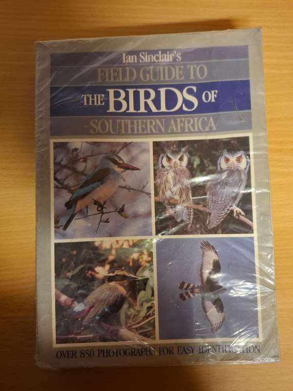 Ian Sinclair`s Field Guide to The Birds of Southern Africa  (Paperback)