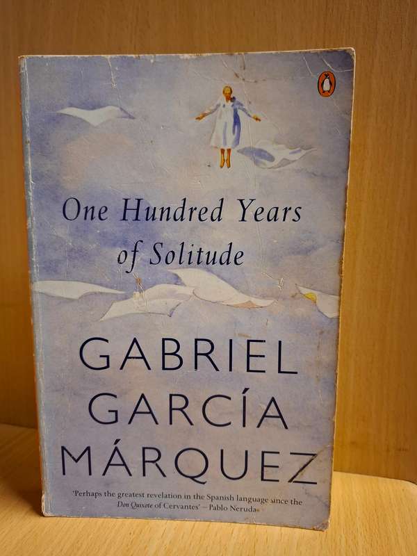 One Hundred Years of Solitude : Gabriel Garcia Marquez  (Paperback)