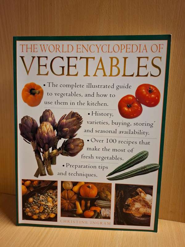 The World Encyclopedia of Vegetables : Christine Ingram  (Paperback)