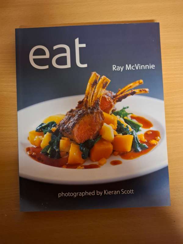 Eat : Ray McVinnie   (Paperback)