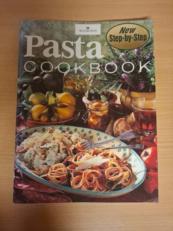 Step-by-Step Pasta Cookbook  (Paperback)