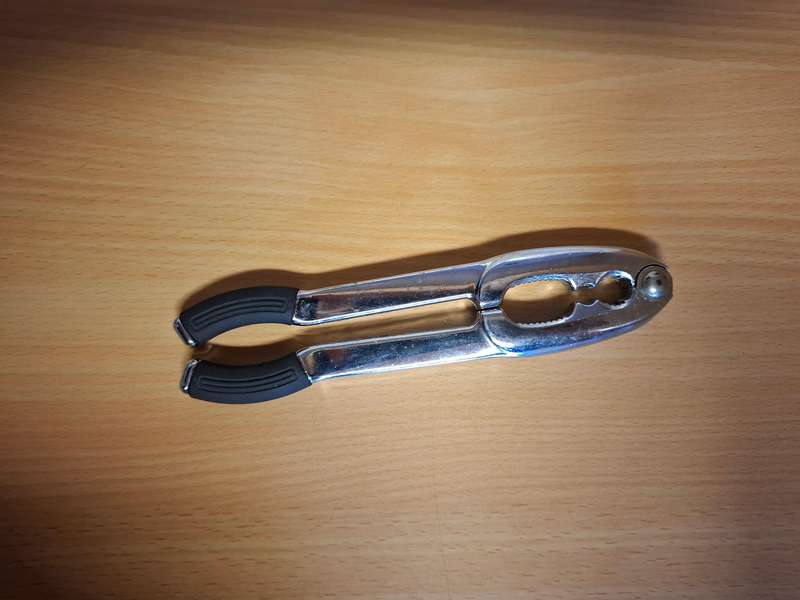 Nut Cracker